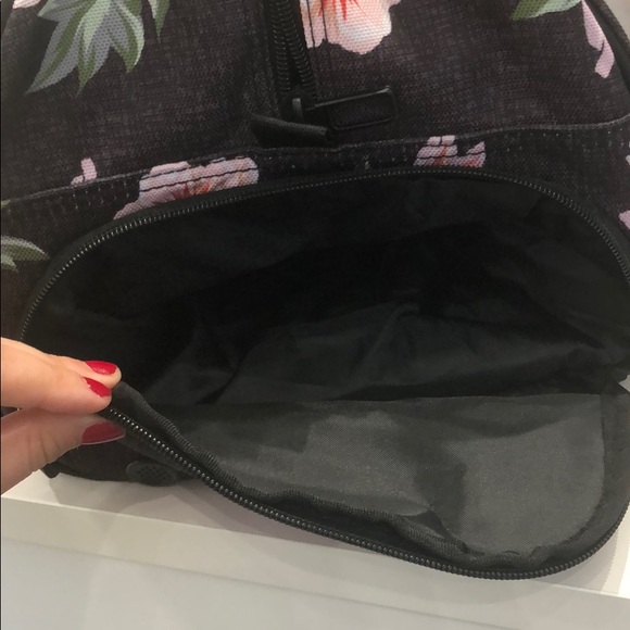 Vooray Burner Gym Bag - Rose Black - Picture 12 of 14